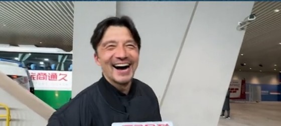  帶孩子和帶球隊(duì)哪個(gè)更累？謝暉笑言：都累，但帶孩子更累