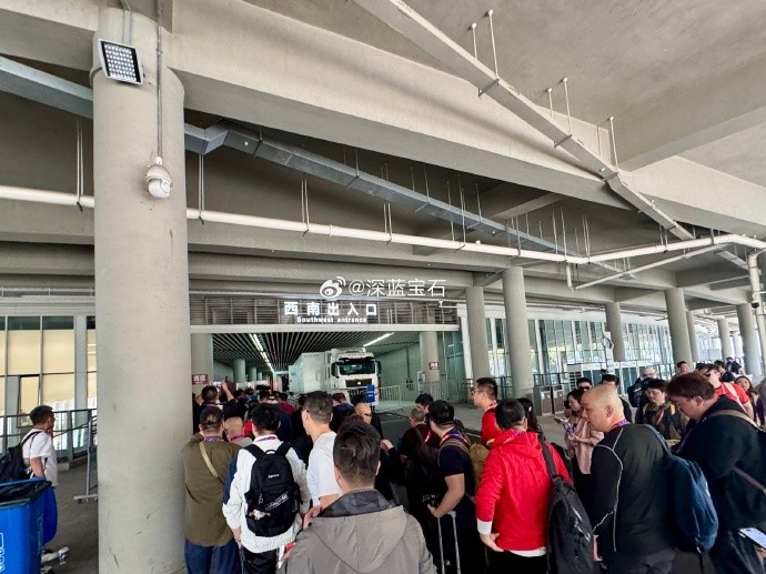  盛況空前！記者曬照：距離中澳之戰(zhàn)還有三小時，現(xiàn)場記者已超百名
