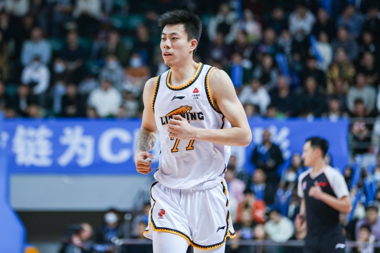  復(fù)出還要找狀態(tài)！張鎮(zhèn)麟半場6中1僅拿2分1板4助1斷