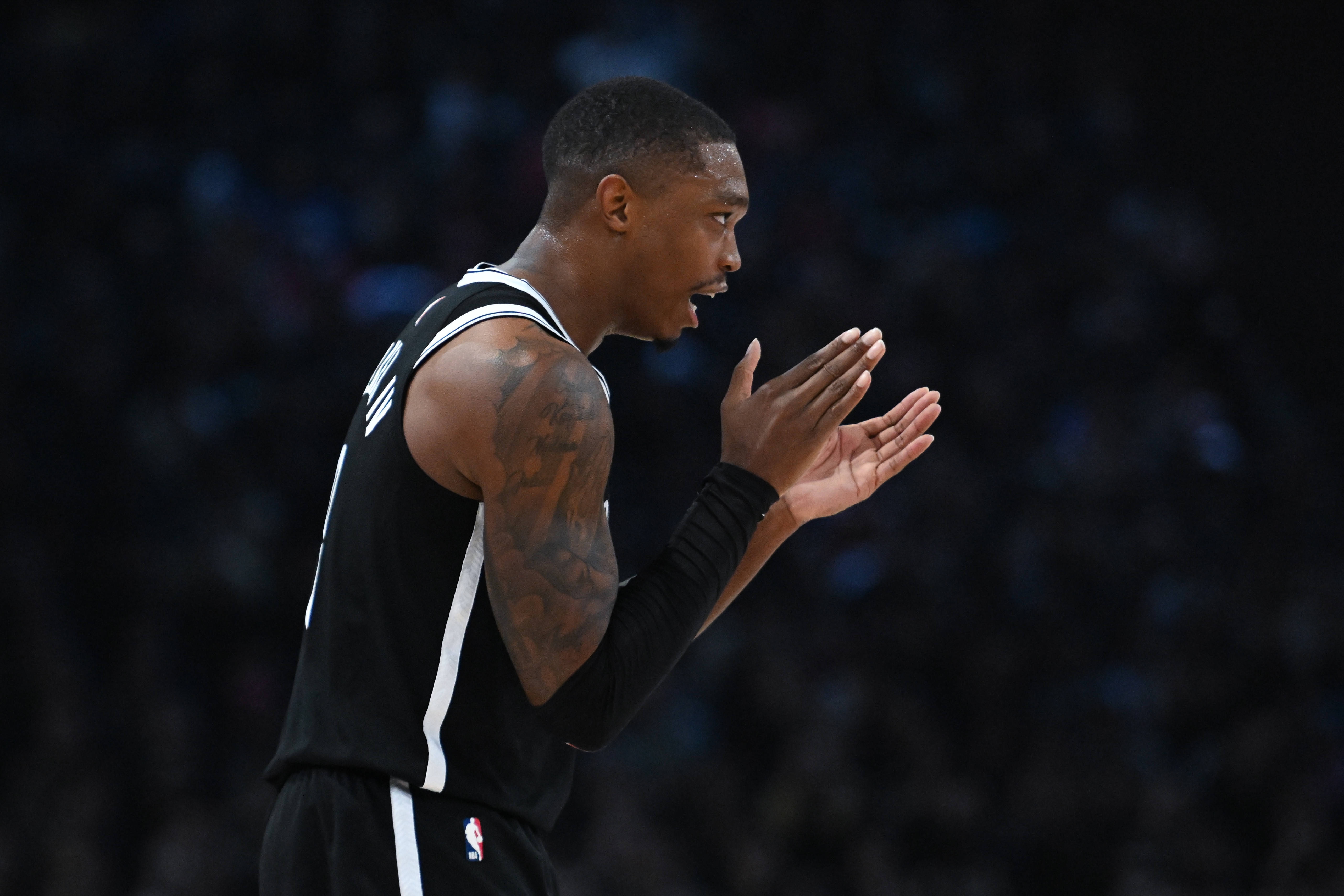  合同包含NBA買(mǎi)斷條款！薪資專(zhuān)家：買(mǎi)斷市場(chǎng)需密切關(guān)注朗尼-沃克