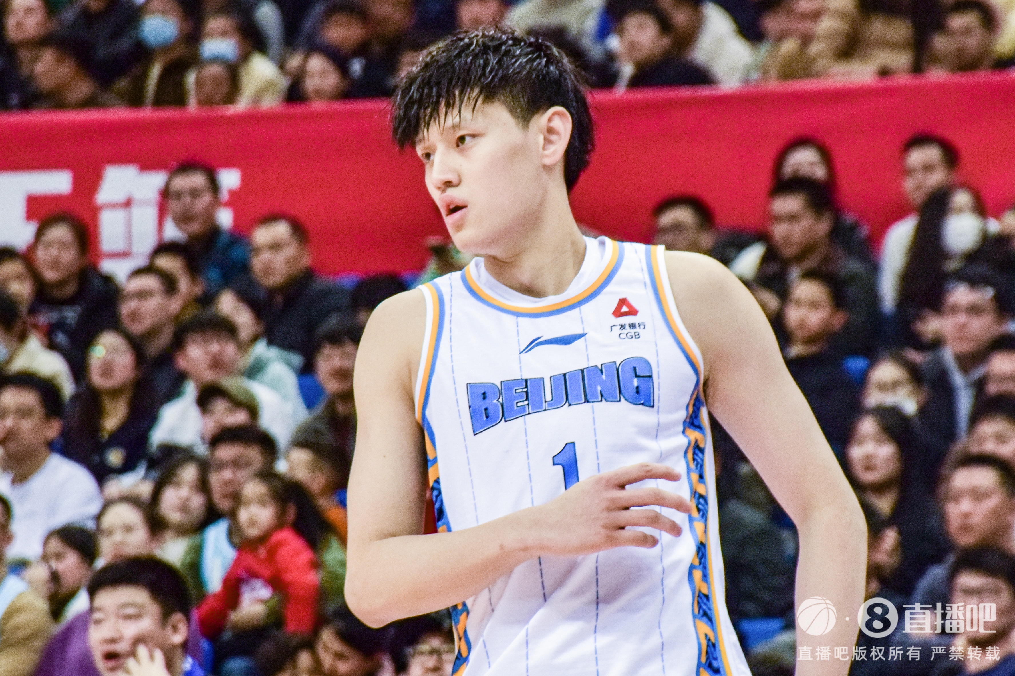  越打越好！曾凡博半場攻防亮眼 7中5貢獻12分2板2助1血帽1壓哨