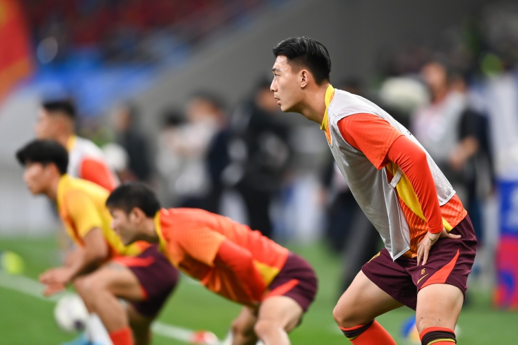  足球報(bào)：張玉寧、蔣圣龍均有不同程度傷病，伊萬未讓在熱身賽出場