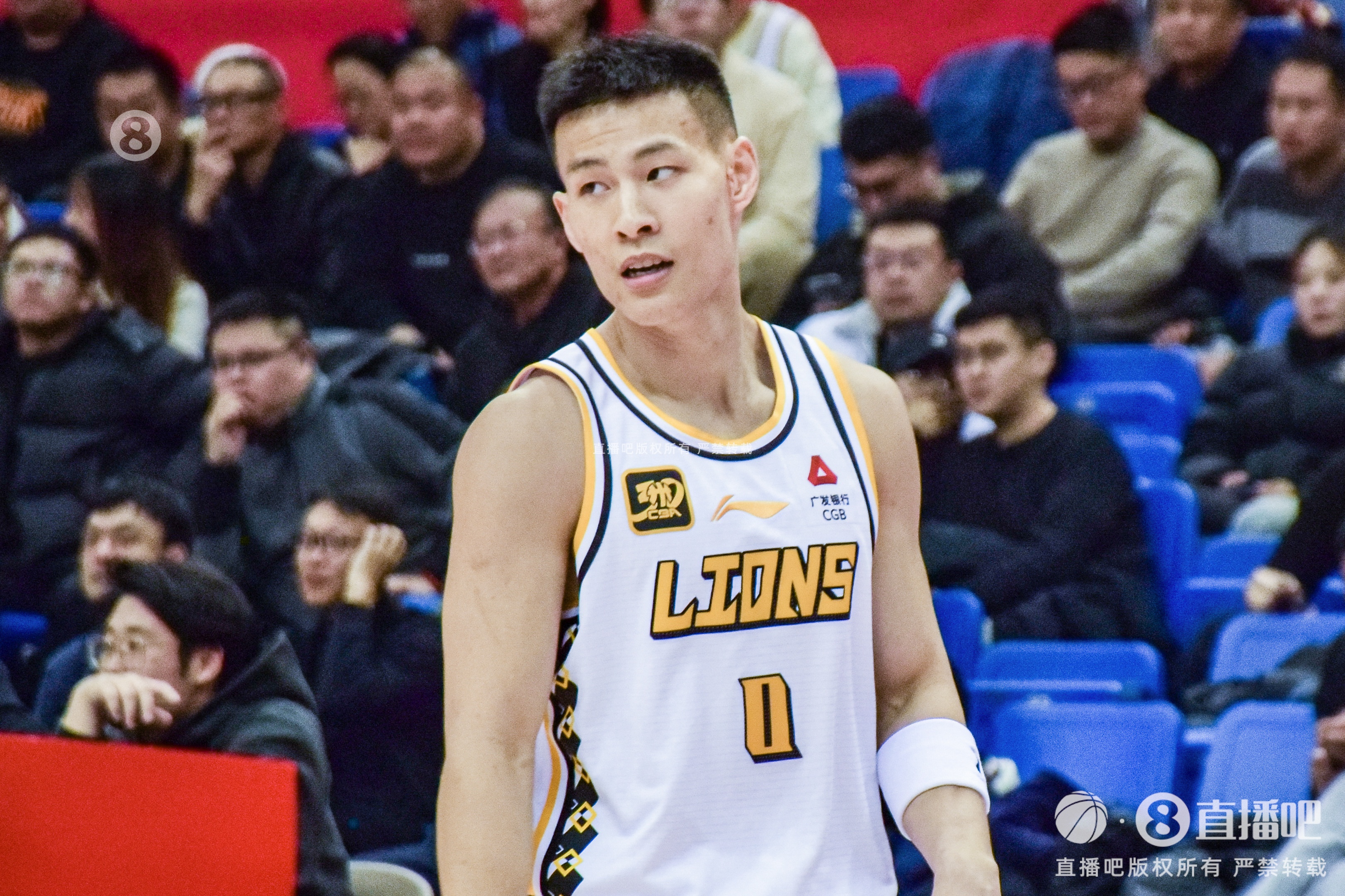  毫無狀態(tài)！林秉圣11投僅1中拿到3分3斷 出現(xiàn)2失誤4犯規(guī)