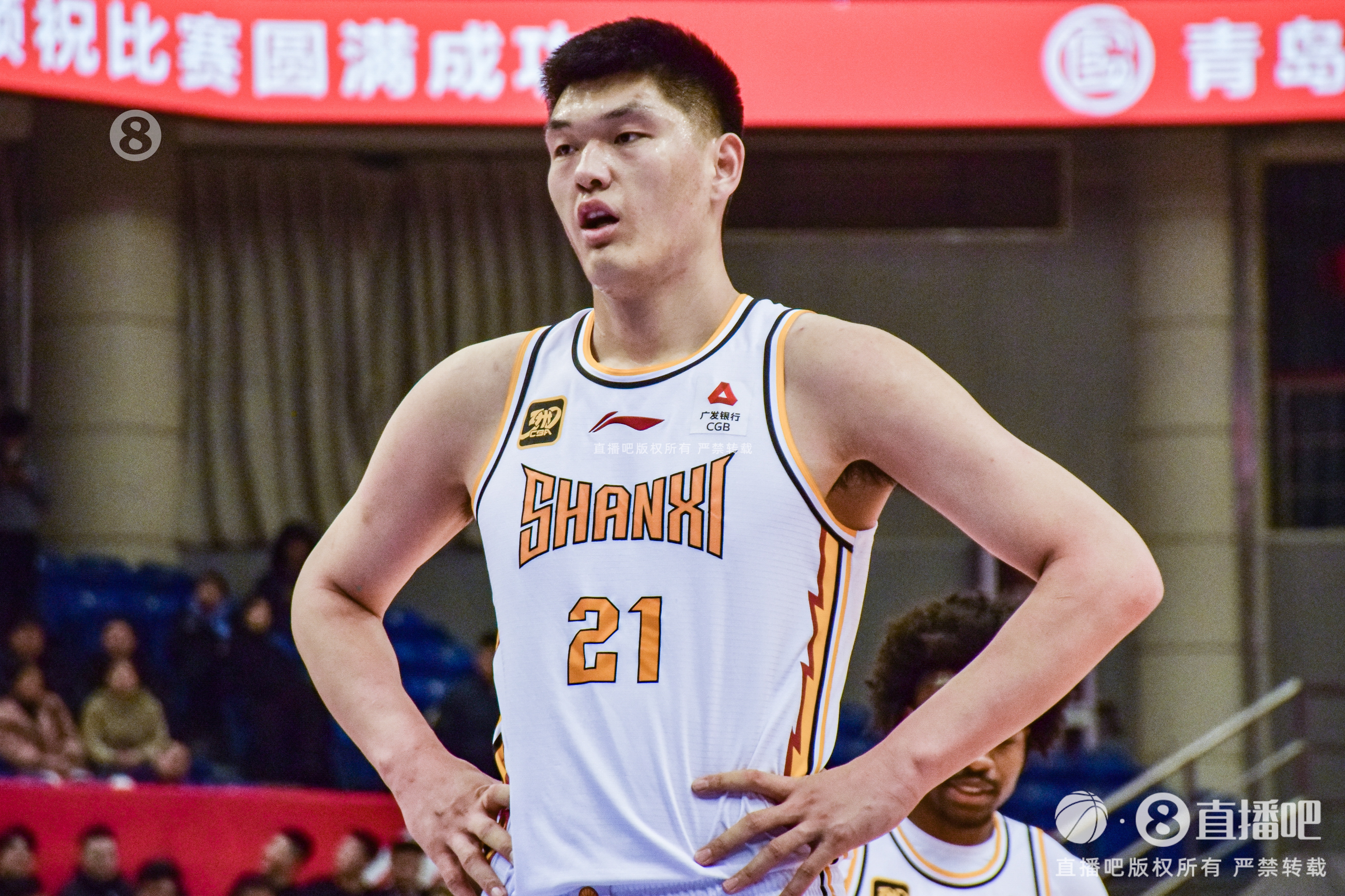  進(jìn)化了！劉傳興半場7中5&三分3中2 拿下12分3籃板助隊(duì)建立領(lǐng)先